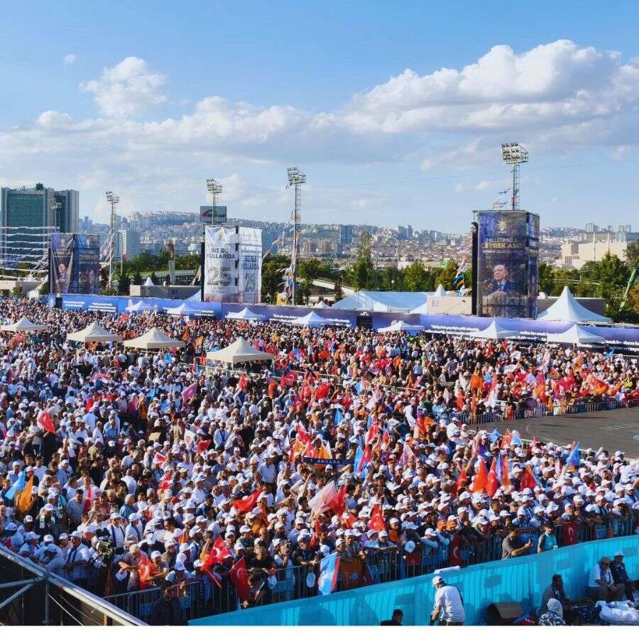 AK Parti'nin 25. yıl mitingine vatandaşlardan dev katılım! Gözler Cumhurbaşkanı Erdoğan’da