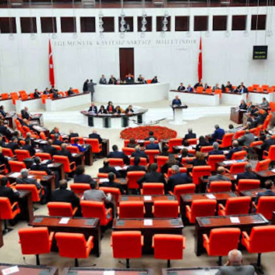 AK Parti'ye transfer bombası sonrası dengeler değişti! İşte TBMM'nin güncel sandalye haritası...