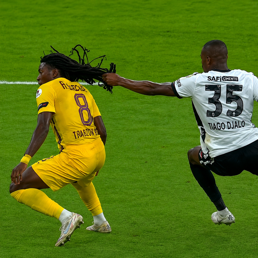 Beşiktaş - Eyüpspor maçına damga vuran karar! Rakibinin saçını çeken Djalo'ya kırmızı kart çıkmalı mıydı? Fırat Aydınus anında tweet attı