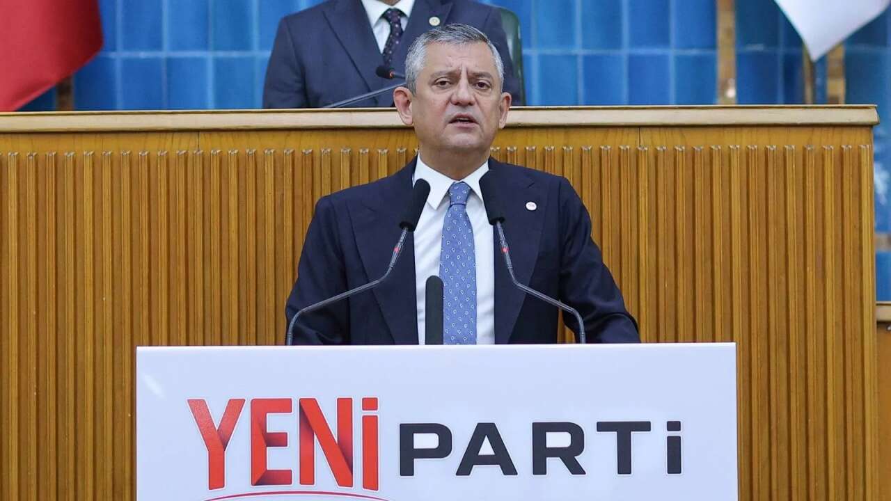 Özgür Özel gözünü CHP üyelerine dikti! Hedef: 4'te 3'ünü istifa ettirmek...