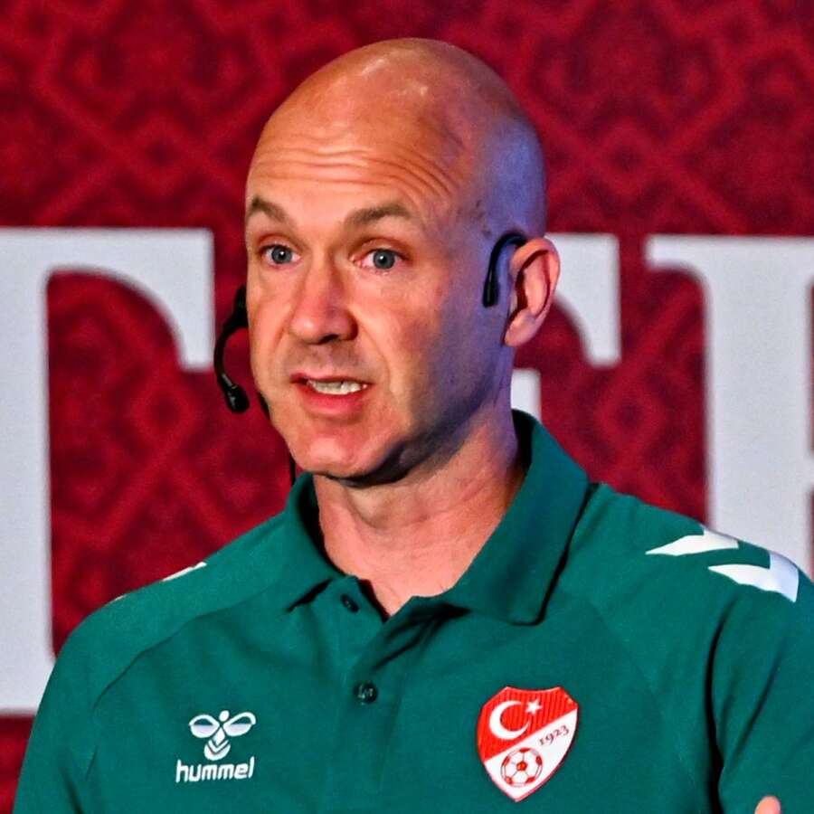 MHK Elit Hakem Direktörü Anthony Taylor Fenerbahçe'nin penaltı beklediği 2 pozisyon için yorumunu yaptı