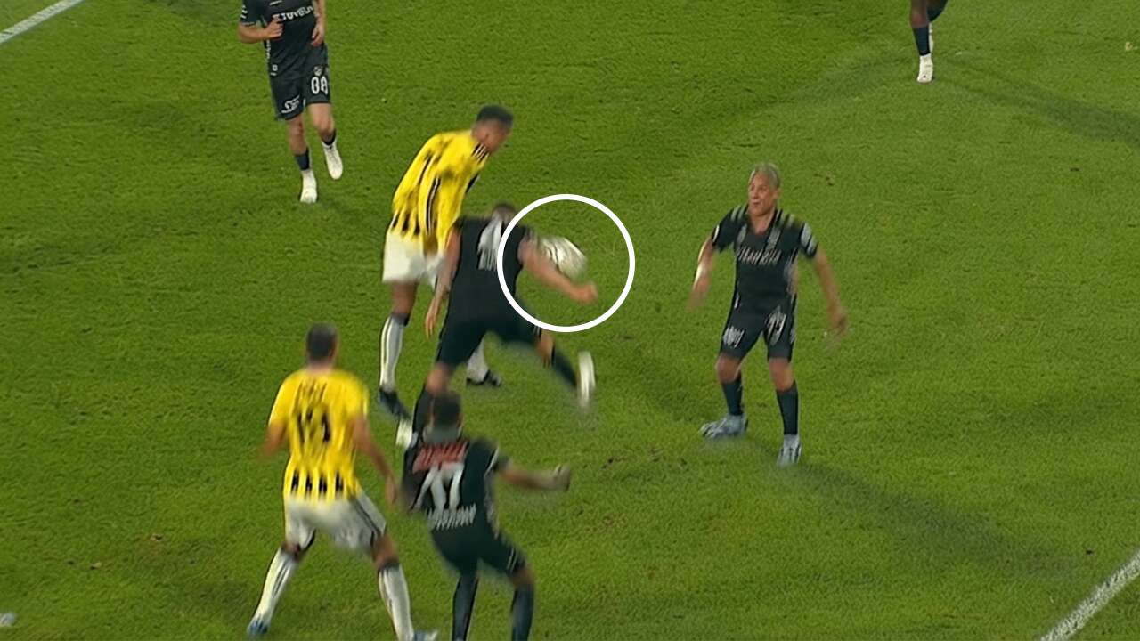 Fenerbahçe'nin kazandığı penaltı için eski hakemler ne dedi?