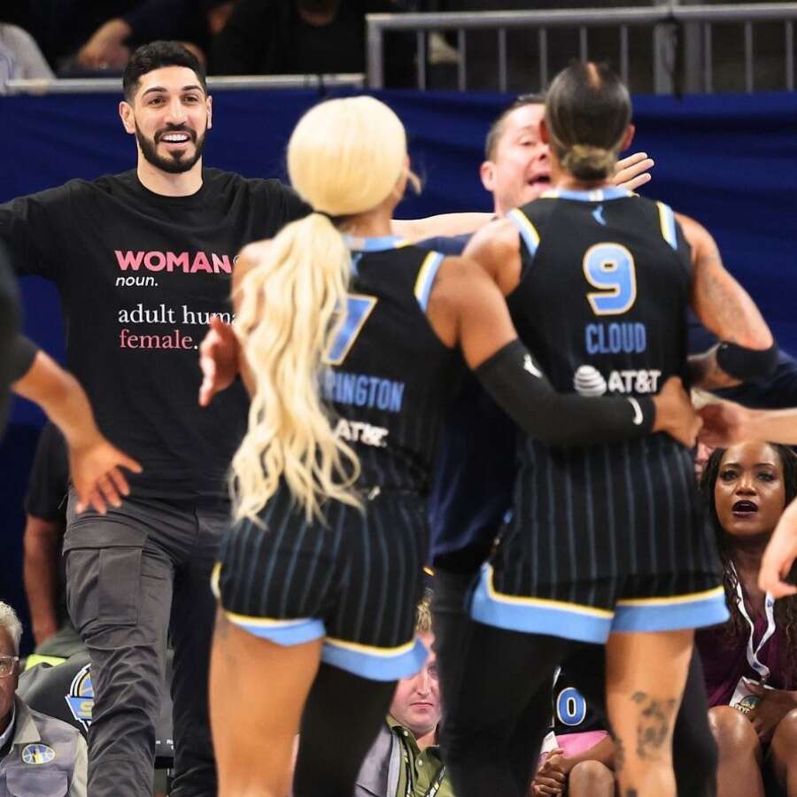 İyice kafayı yedi... "Kadın hissediyorum" diyen FETÖ'cü Enes Kanter'i kadın basketbolcular salondan attı!