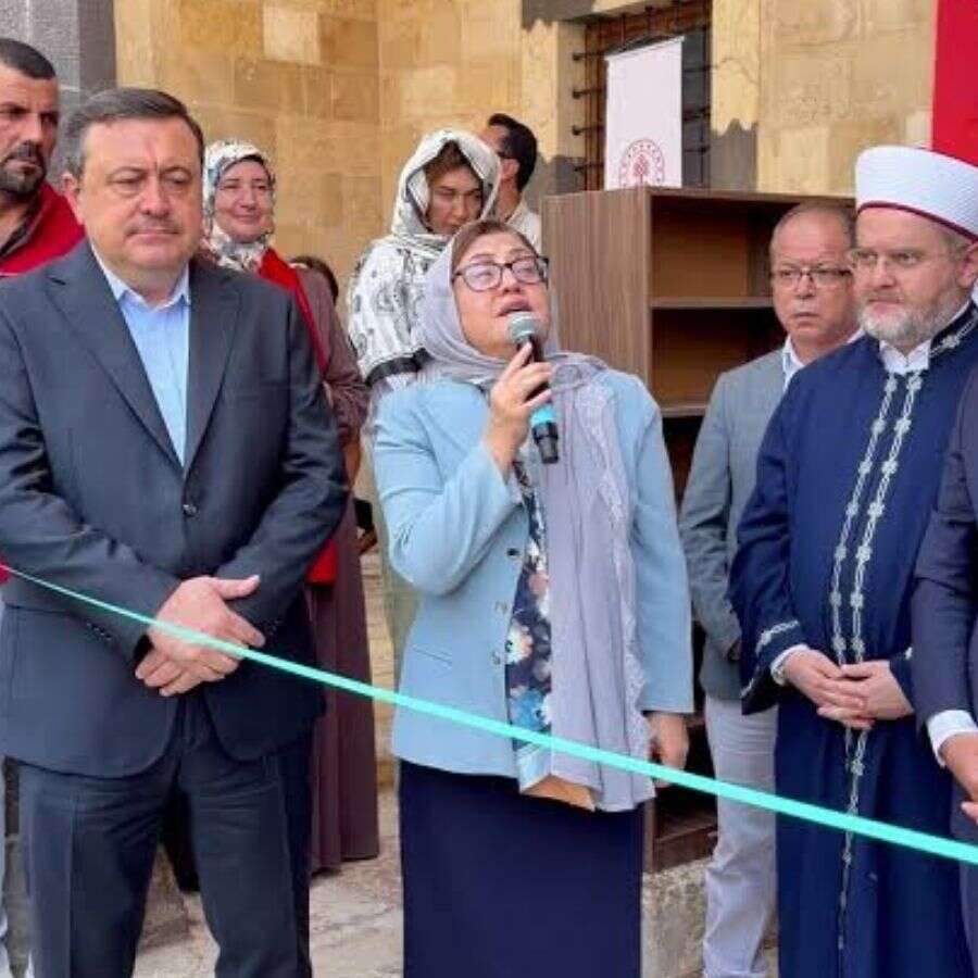 Depremde ağır hasar görmüştü: Fatma Şahin, restore edilen Bostancı Camii'nin son halini paylaştı
