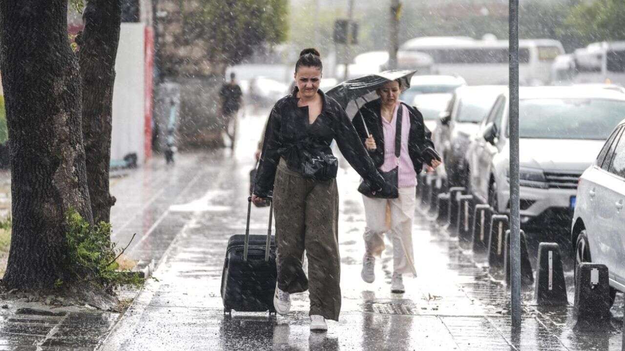 İstanbullular dikkat! Uyarı geldi: Hava bir anda değişecek, sıcaklık 10 derece düşecek
