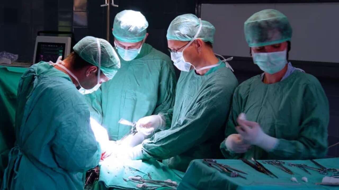 "Parayı yatırmazsan ameliyata asistan girer!" Manisa'da devlet hastanesi doktorunun hesabındaki para dudak uçuklattı