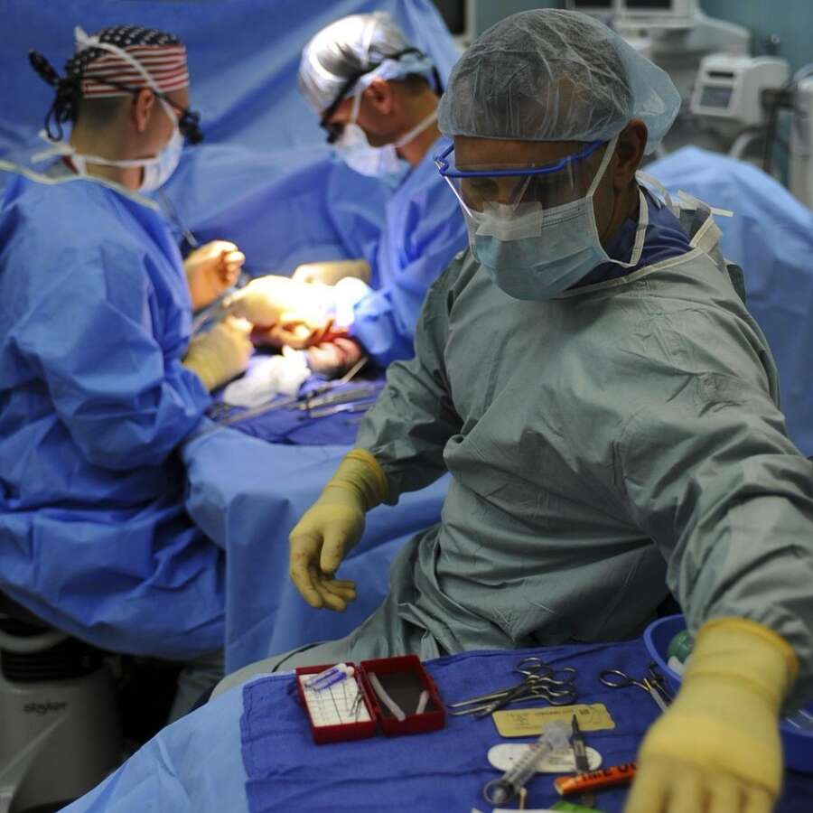 "Parayı yatırmazsan ameliyata asistan girer!" Manisa'da devlet hastanesi doktorunun hesabındaki para dudak uçuklattı