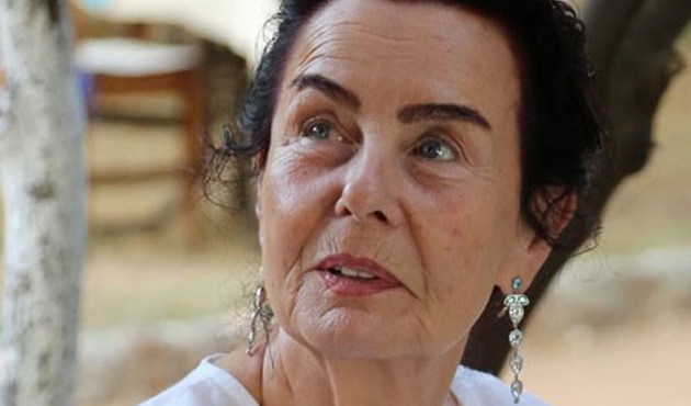 Fatma Girik, 50 yıldır kendisini takip eden hayranından şikâyetçi oldu