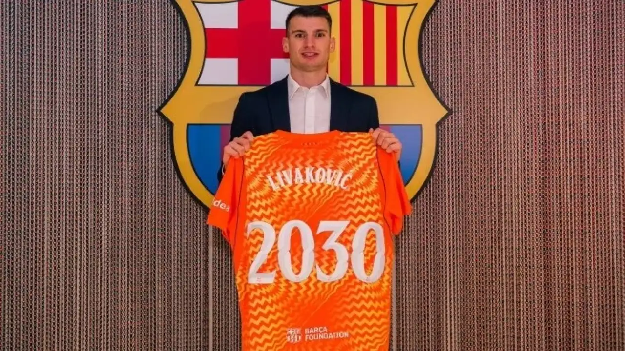 Barcelona Fenerbahçe'den Dominik Livakovic'i transfer ettiğini açıkladı