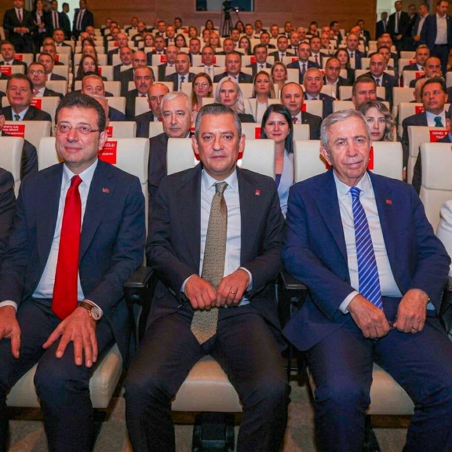 "Bizi satar" iddiası kulisleri salladı! İmamoğlu'ndan Mansur Yavaş'a veto!  "Aday Özgür Özel olsun!"