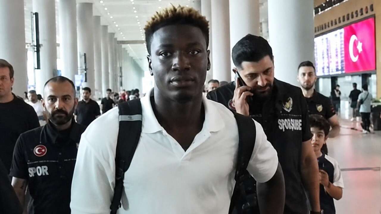 Fenerbahçe'nin yeni transferi Oppong İstanbul'da