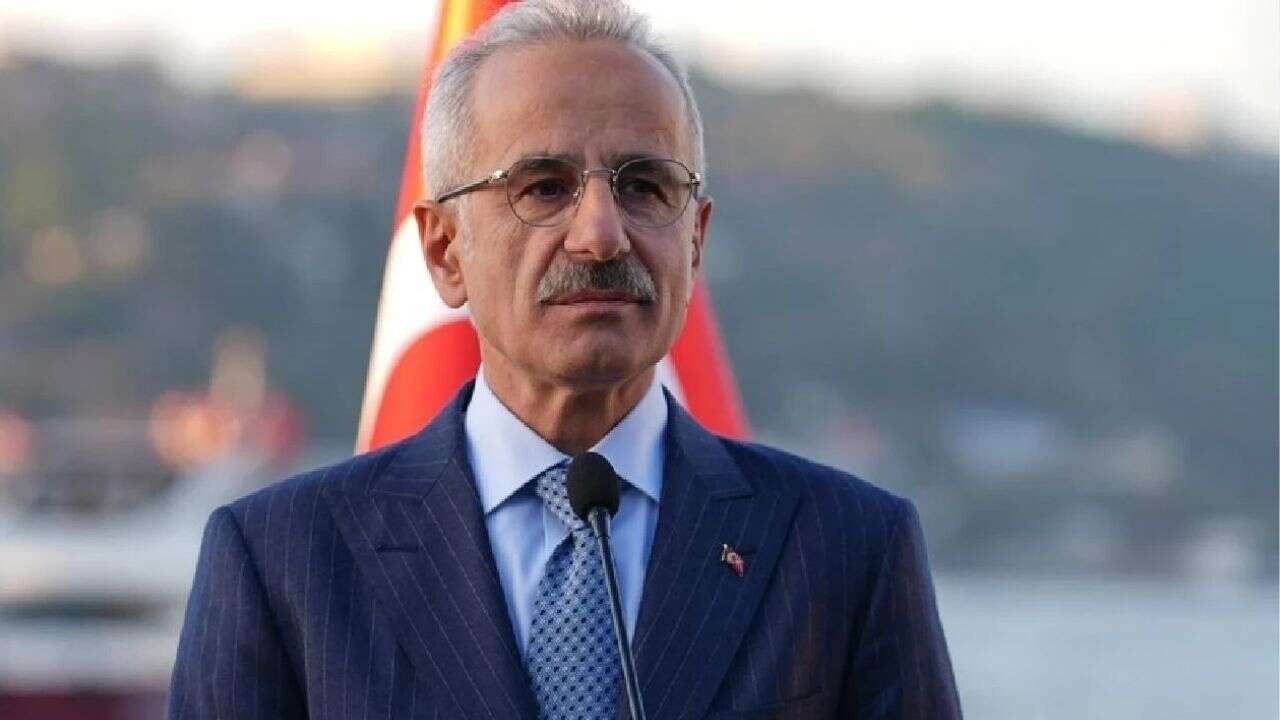 Bakan Uraloğlu: 19 yolcu için arama kurtarma çalışmaları devam ediyor