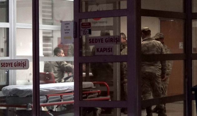 PYD'li teröristler Kilis'teki karakola ateş açtı: 1 asker yaralı...