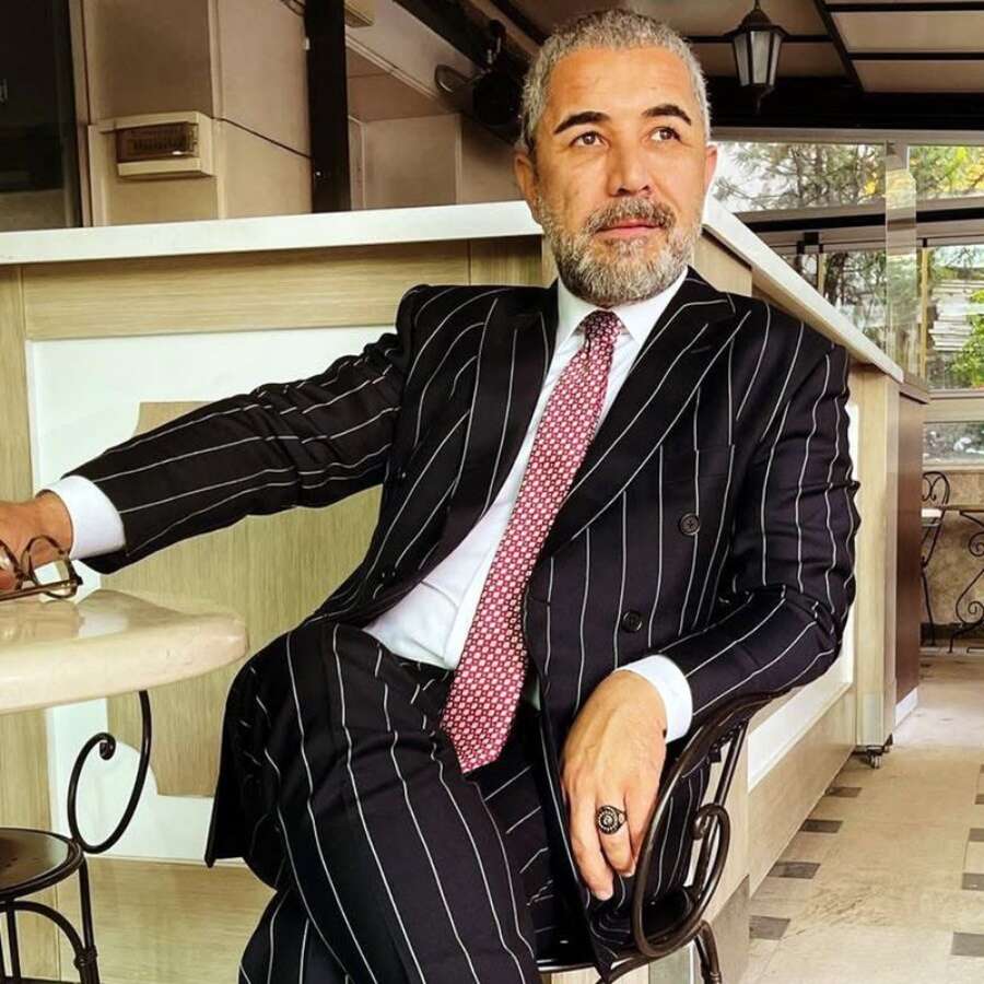 Hakim karşısında Mehmet Akif Ersoy'u suçlamıştı... Gazeteci Veyis Ateş tahliye edildi!