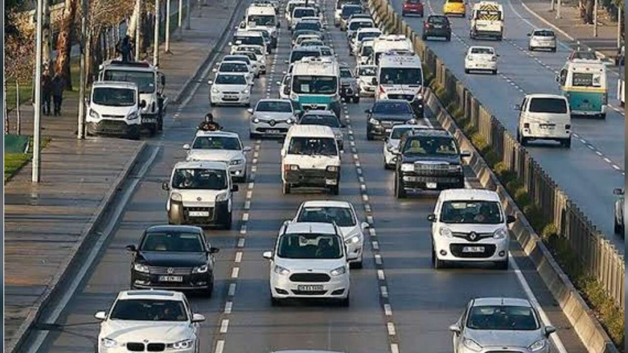 ikinci el araç ilan fiyatı ağustosta yüzde 0,42 geriledi!