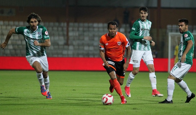 Bursaspor, Adanaspor karşısında güle oynaya!