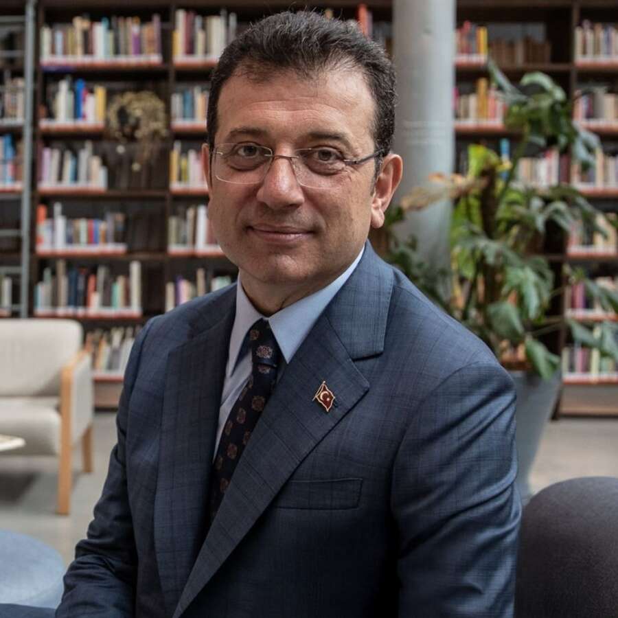 Ekrem İmamoğlu'na bir davadan daha 2 yıl 1 ay hapis cezası ve siyasi yasak kararı!