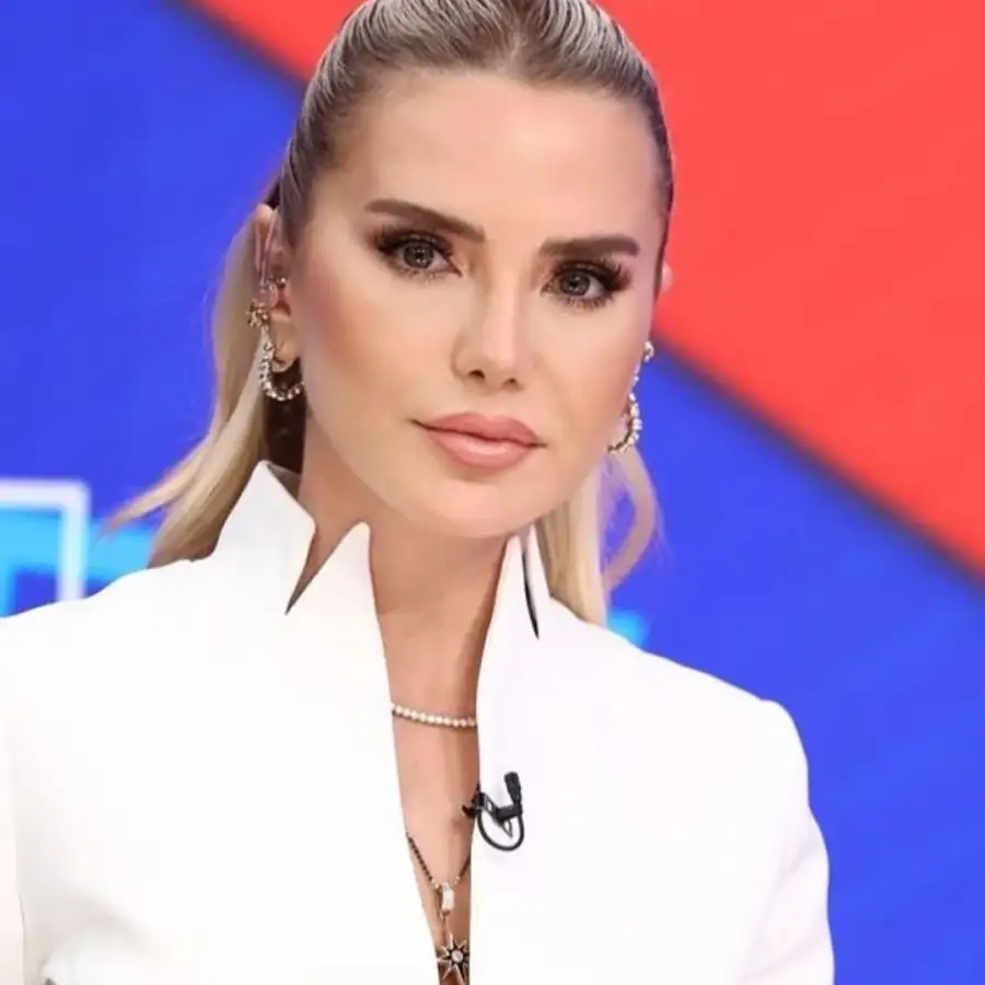 Ülkeyi kötüleyen Ece Erken Türkiye'yi terk etme kararı aldı!