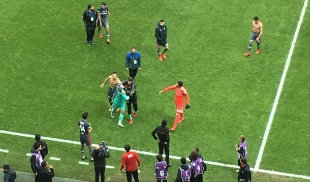 Manisaspor kalecisiden isyan! Negredo teselli etti...