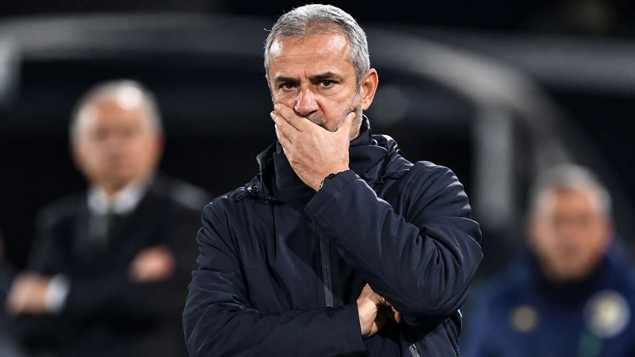 Eski Fenerbahçeli futbolcu: "Hep hakem diyorsunuz, al sana F.Bahçe! Heykelini dikin İsmail Kartal'ın"