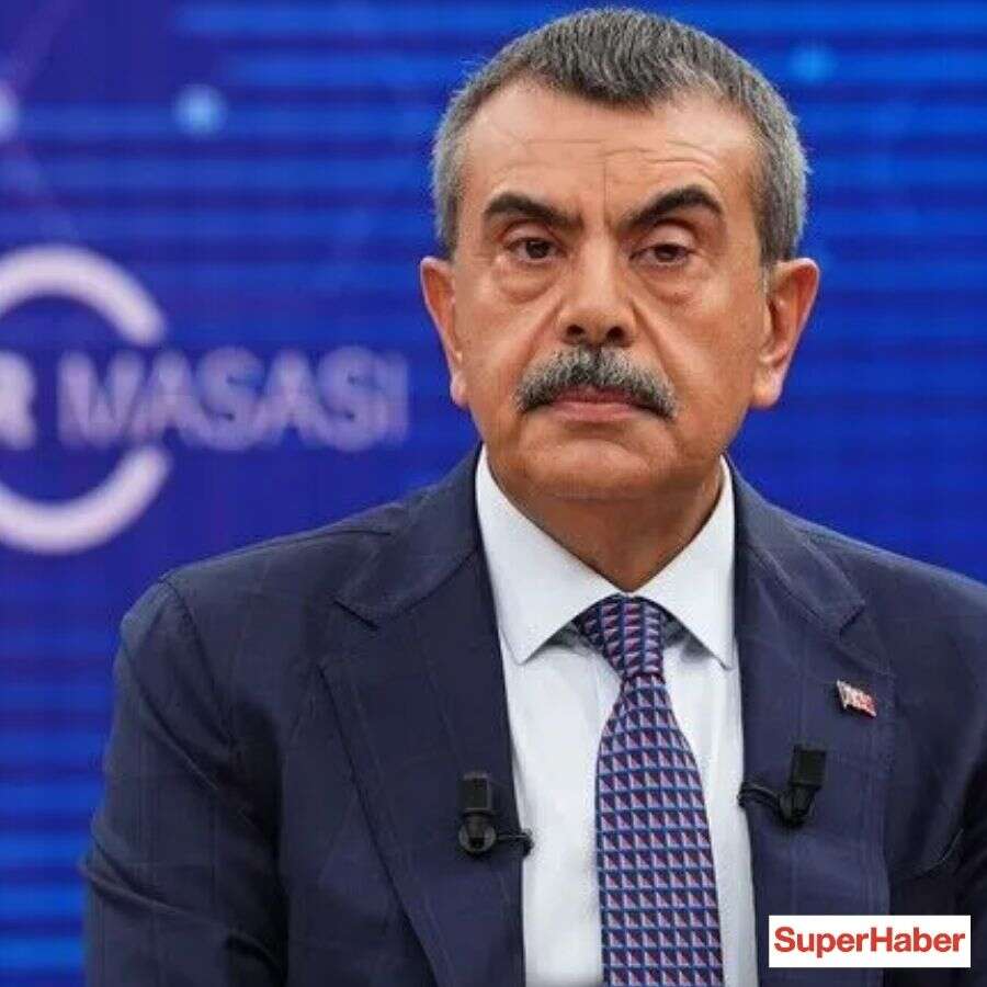 Bakan Tekin: Sınıfta cep telefonu kullanımını abartan öğretmenlerimizi uyardık