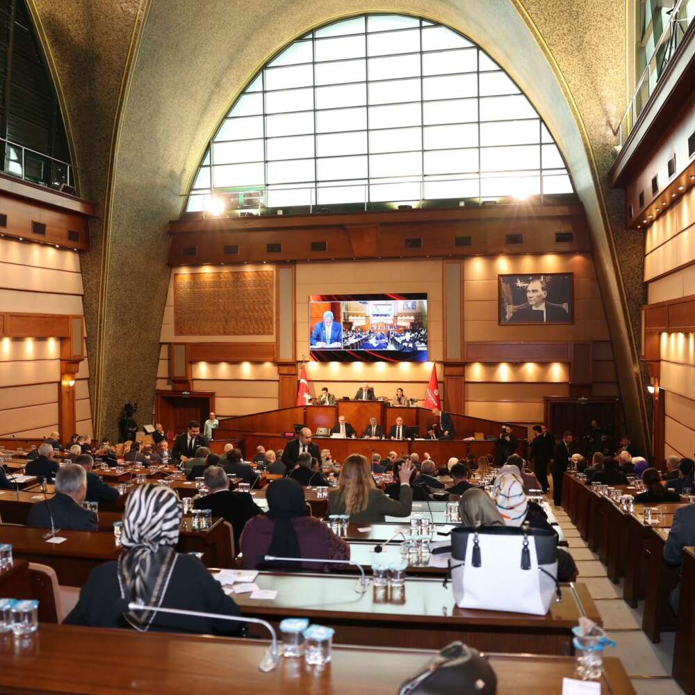 İBB'de dengeleri değiştirecek istifa!