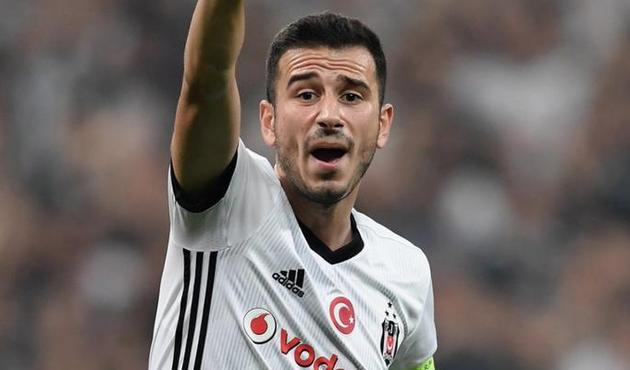 Beşiktaş Galatasaray maçında tartışma yaratan penaltı pozisyonu!