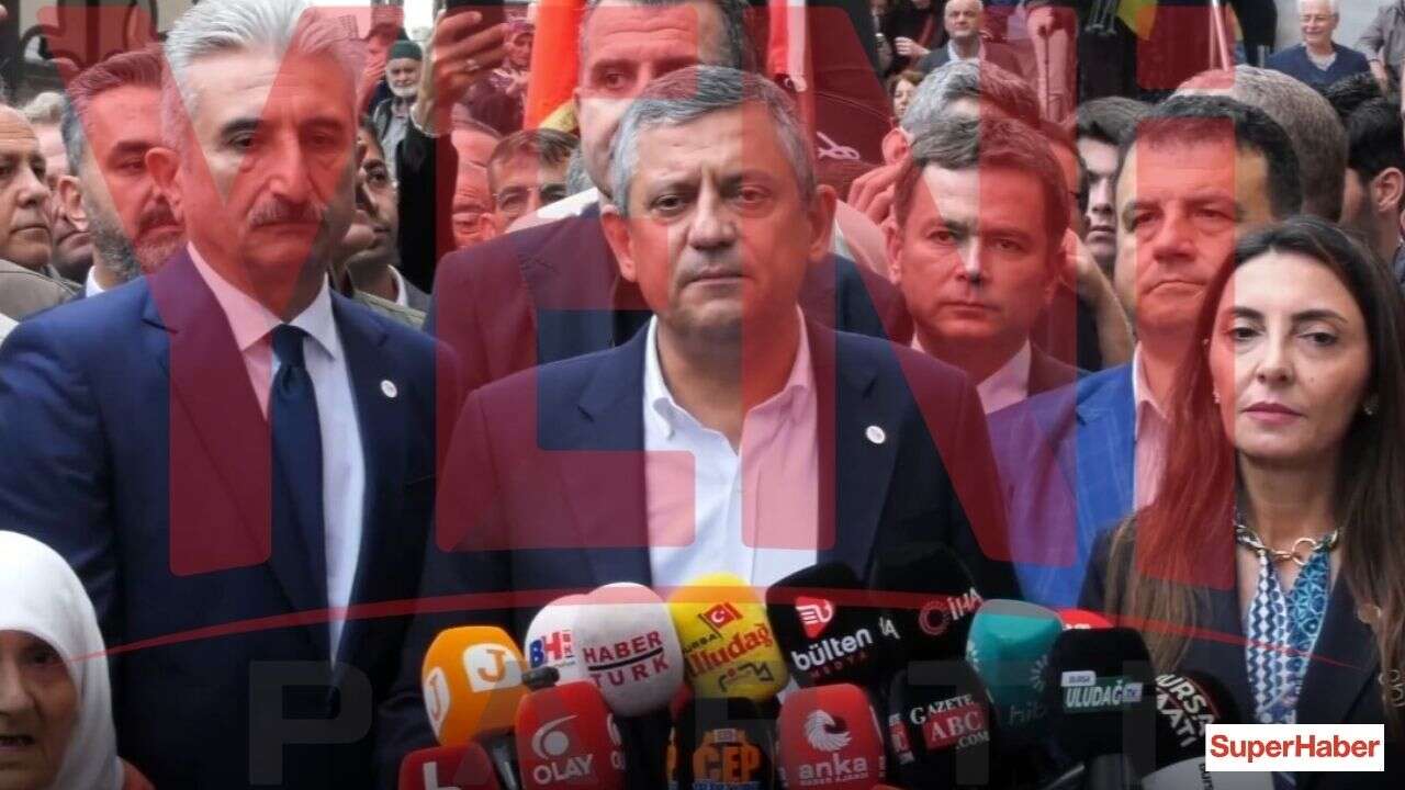 Özgür Özel' Cuma namazı çıkışı AYM'ye sığındı! 'Yeni Parti'nin ismi değişecek mi?' sorusuna enteresan cevap