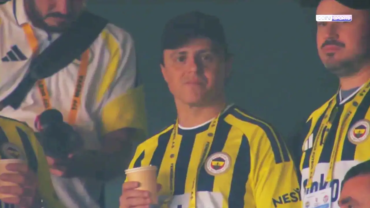 Fenerbahçe tribününde şaşırtan isim! Efsane 8 gol izledi