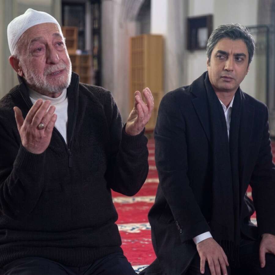Kurtlar Vadisi'nin Ömer Baba'sından yıllar sonra gelen itiraf! Setin perde arkasını anlattı: Osman Sınav diziyi neden "bilabedel" bıraktı? "Belinde silah gördüm"