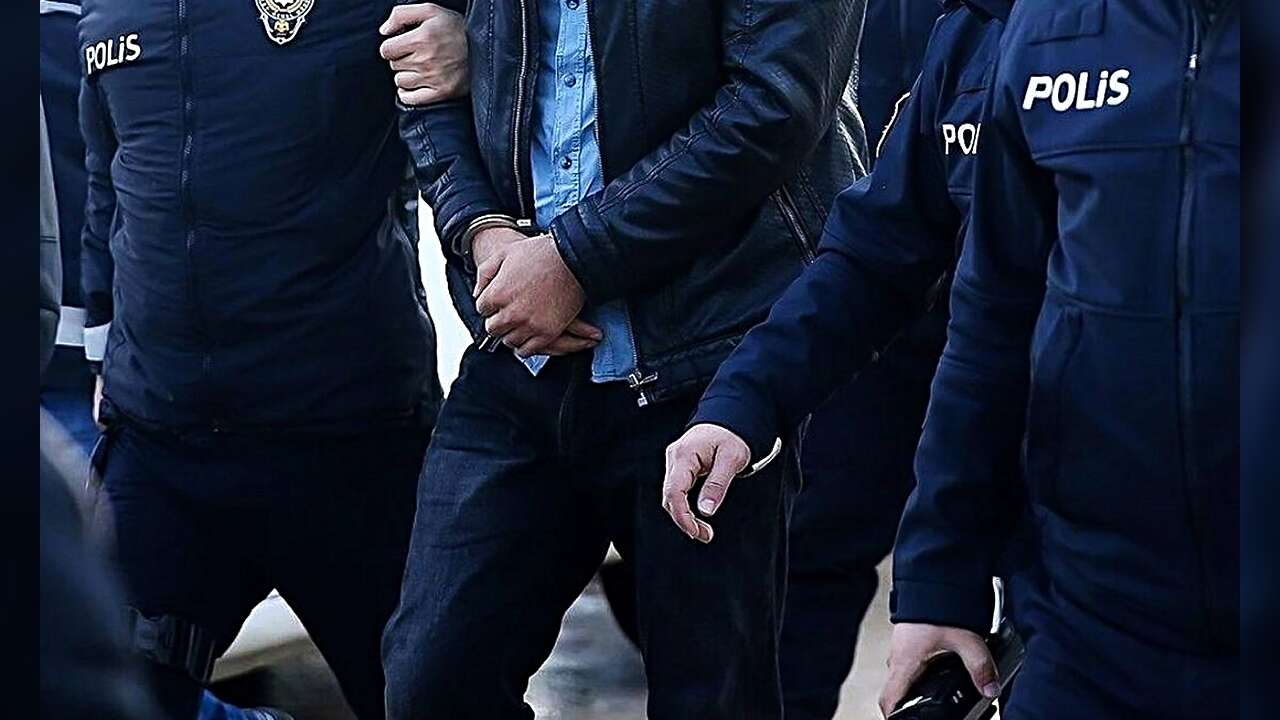 Soruşturmada yeni dalga: Ünlü giyim markasının patronuna gözaltı!