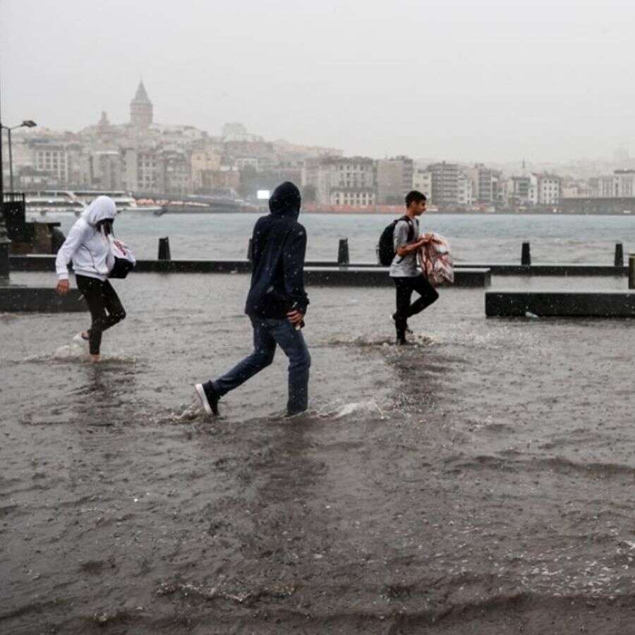 İstanbul için saat verildi! Uyarı üstüne uyarı geldi: Kuvvetli sağanak bekleniyor