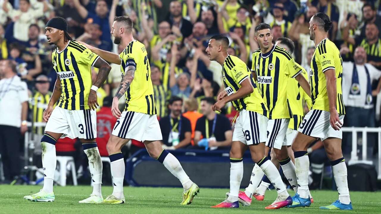Fenerbahçeli futbolcu ameliyat oldu! 2 ay yok