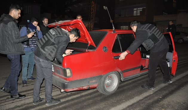 Diyarbakır'da yüzlerce polisin katıldığı dev uygulama...