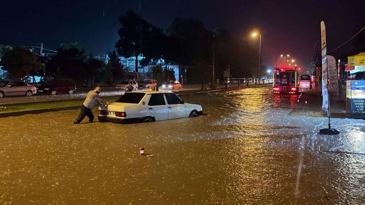 Meteoroloji saat vererek il il uyardı: Kuvvetli sağanak bekleniyor