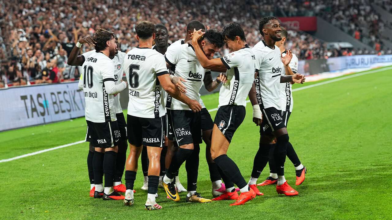 Beşiktaş'ın iki yıldızına Premier Lig devleri talip oldu
