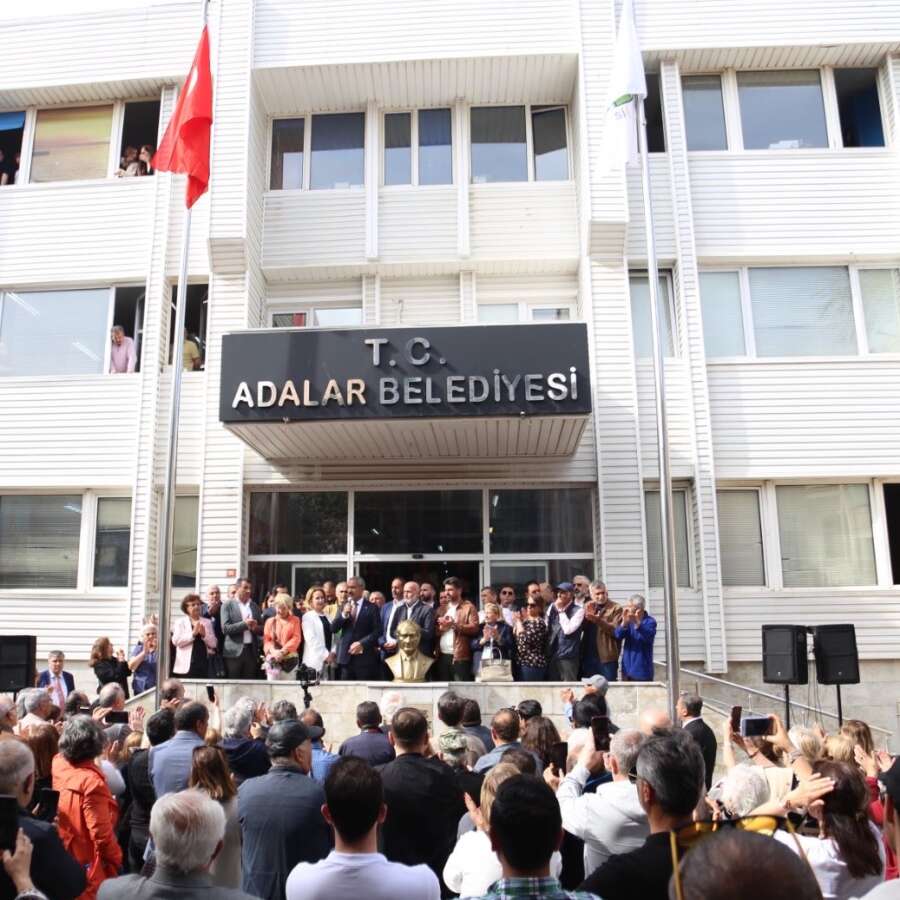 Son Dakika | Adalar Belediyesi AK Parti'ye geçti: Rüşvet soruşturması ve boykot sonrası Kemal Türkyılmaz başkan vekili seçildi!