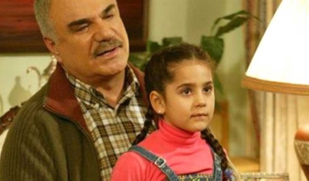 Yaprak Dökümü'nün küçük Ayşe'sini görenler tanıyamıyor!