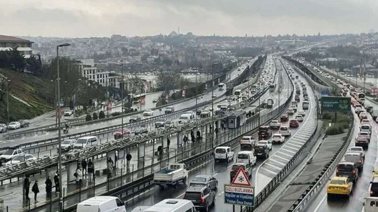 Türkiye'deki trafik yoğunluğunun ekonomik maliyeti 50-60 milyar dolara ulaştı