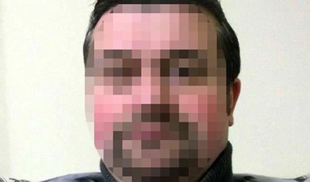 Polis, avukatın etek altını görüntülerken yakalandı!