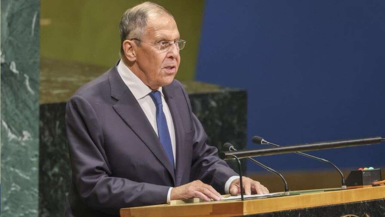 Rusya Dışişleri Bakanı Lavrov: Türkiye S-400’leri başka bir ülkeye devretmek isterse Rusya onay verebilir
