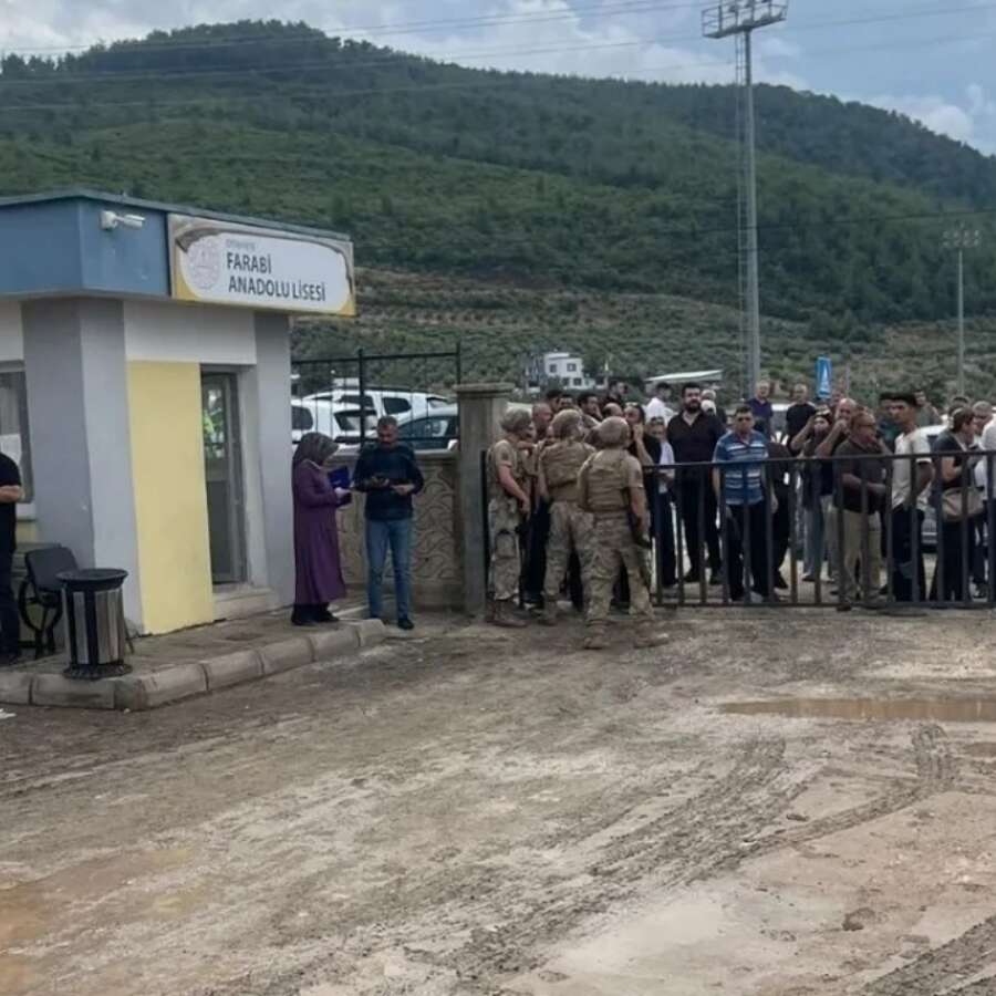 Osmaniye'de okul bahçesindeki kan donduran saldırının altından aile husumeti çıktı: Gözü dönmüş yeğen, öğretmen amcasını vurdu