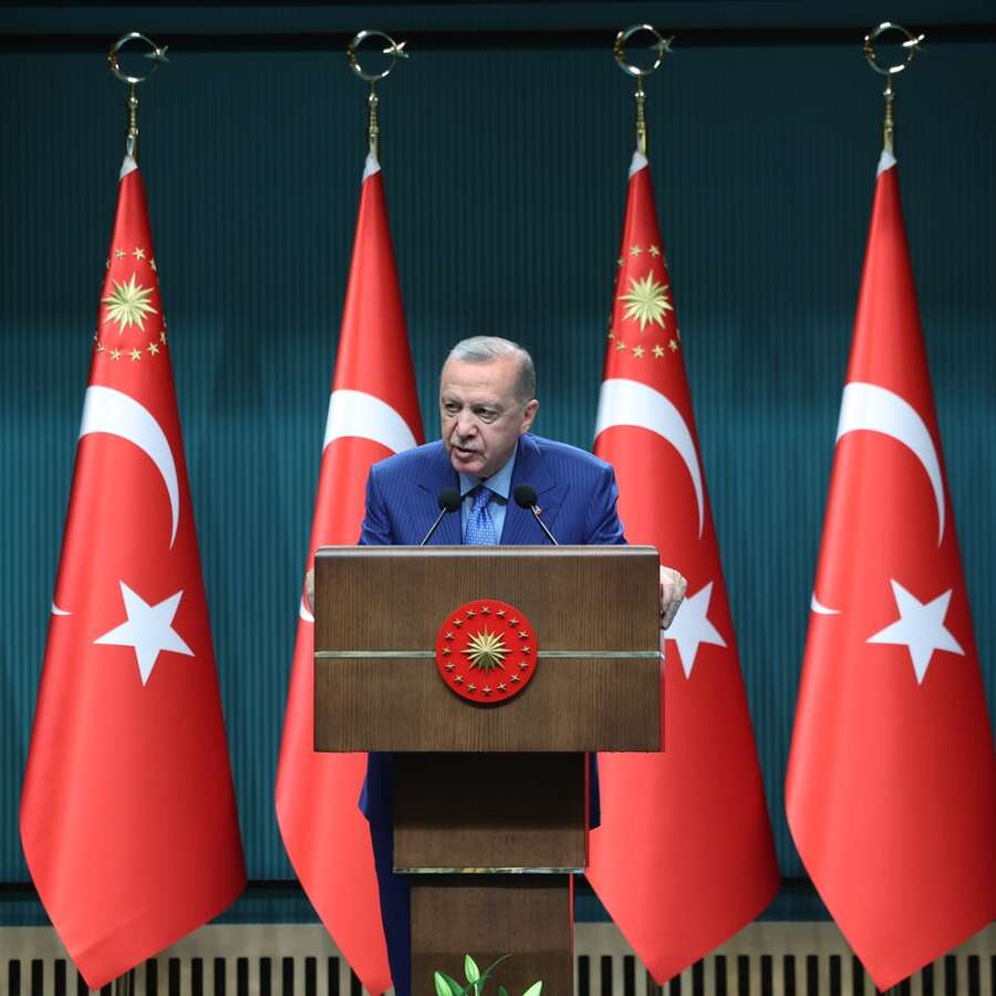 Erdoğan'dan fon soruşturmasıyla ilgili kritik açıklama! Kimsenin gözünün yaşına bakılmayacak