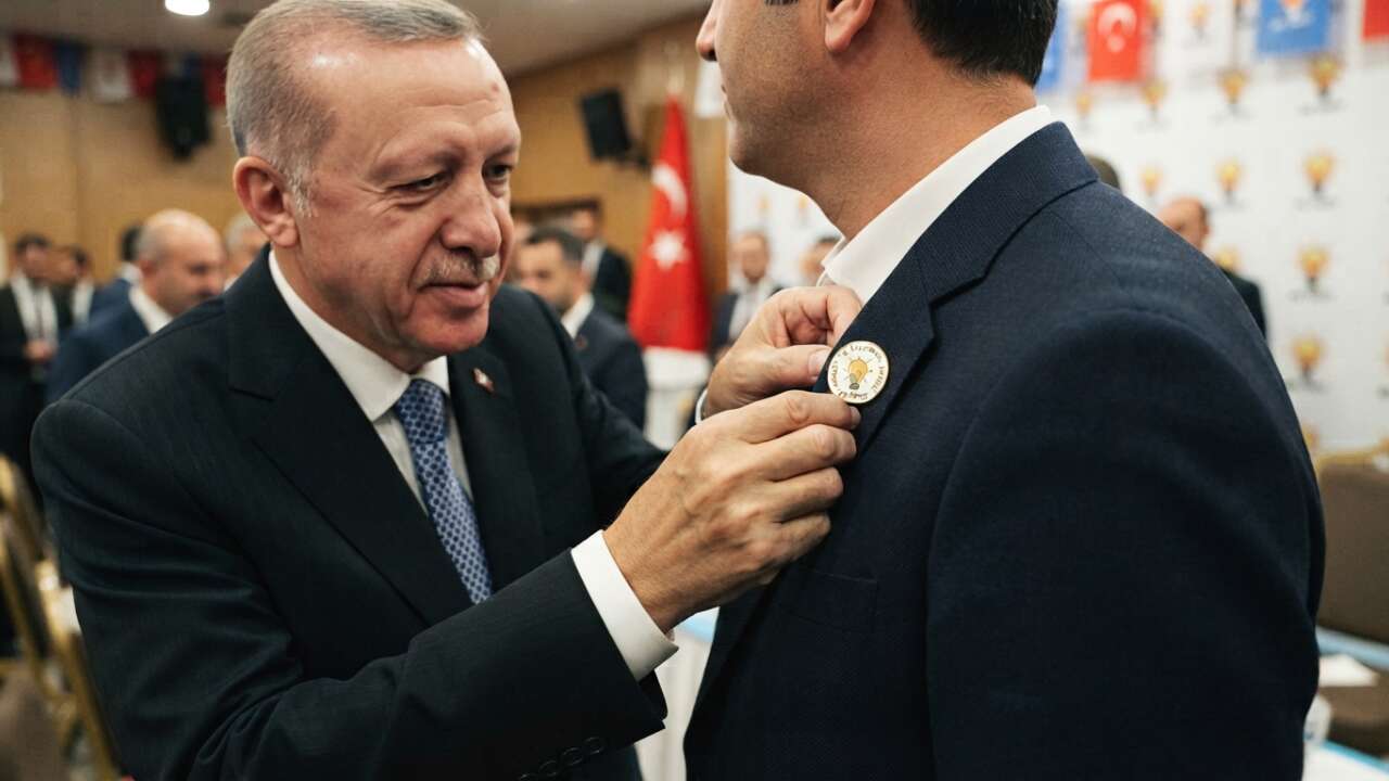 AK Parti'den gövde gösterisi: 9 Belediye Başkanı AK Parti'ye geçiyor! Aralarında CHP'nin kalesi de var...
