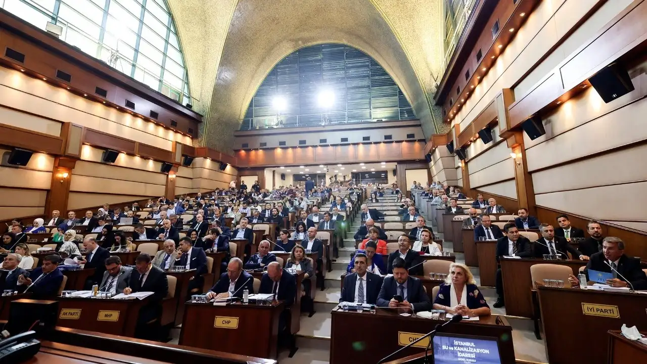 İstanbul'da dengeleri değiştirecek gelişme: 6 isim birden CHP'den AK Parti'ye geçti!