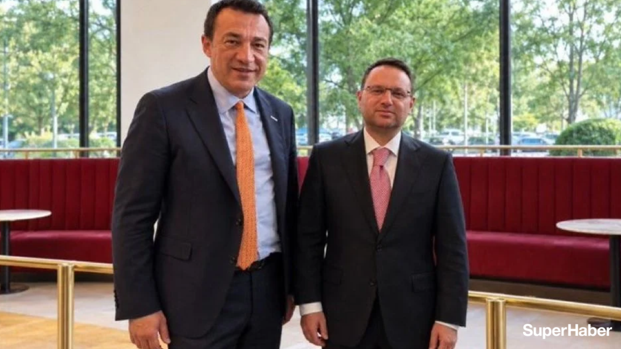 Bakan Akın Gürlek'in bu fotoğrafta yer alan kişi ile ne ilgisi var?