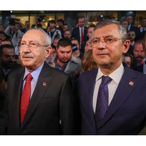 Kılıçdaroğlu, bayrağı Özgür Özel'den devraldı!
