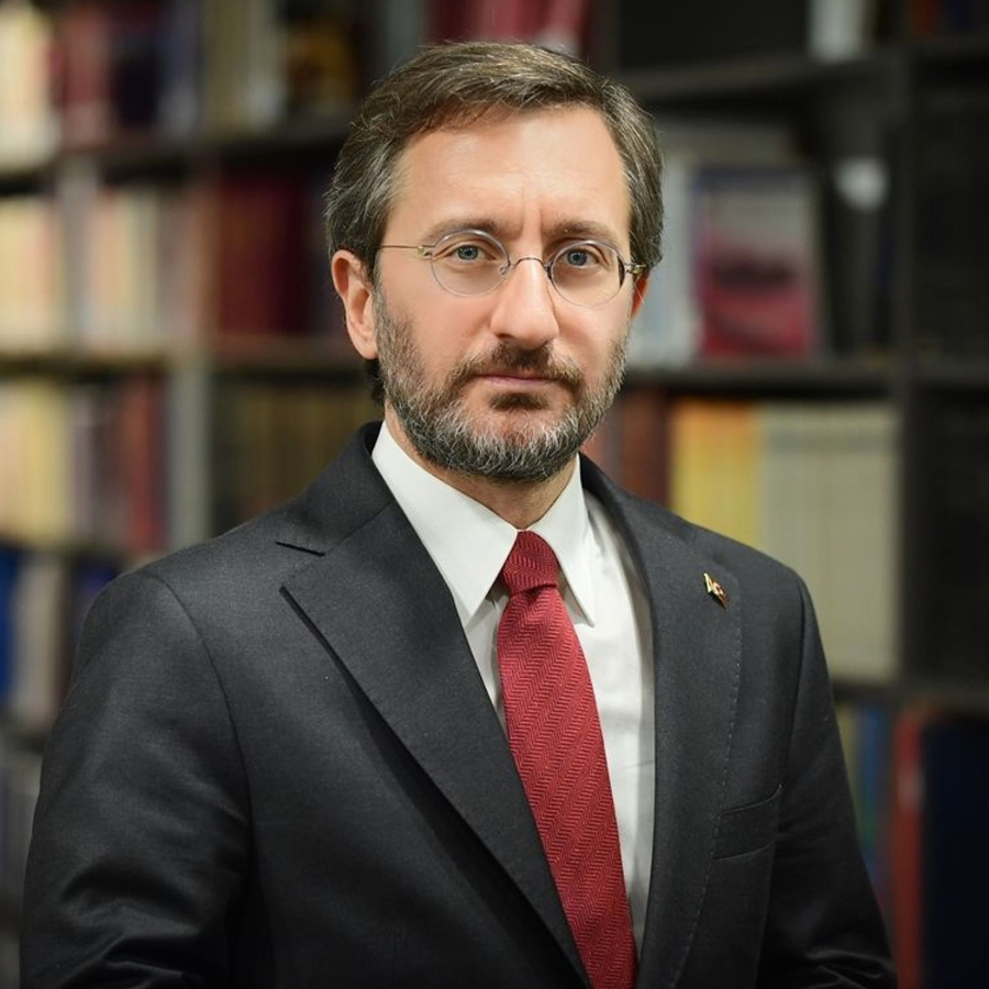 Fahrettin Altun'dan sürpriz imaj! Yeni tarzı gündem oldu