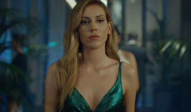 Sinem Kobal oyunculuğu bırakıyor!
