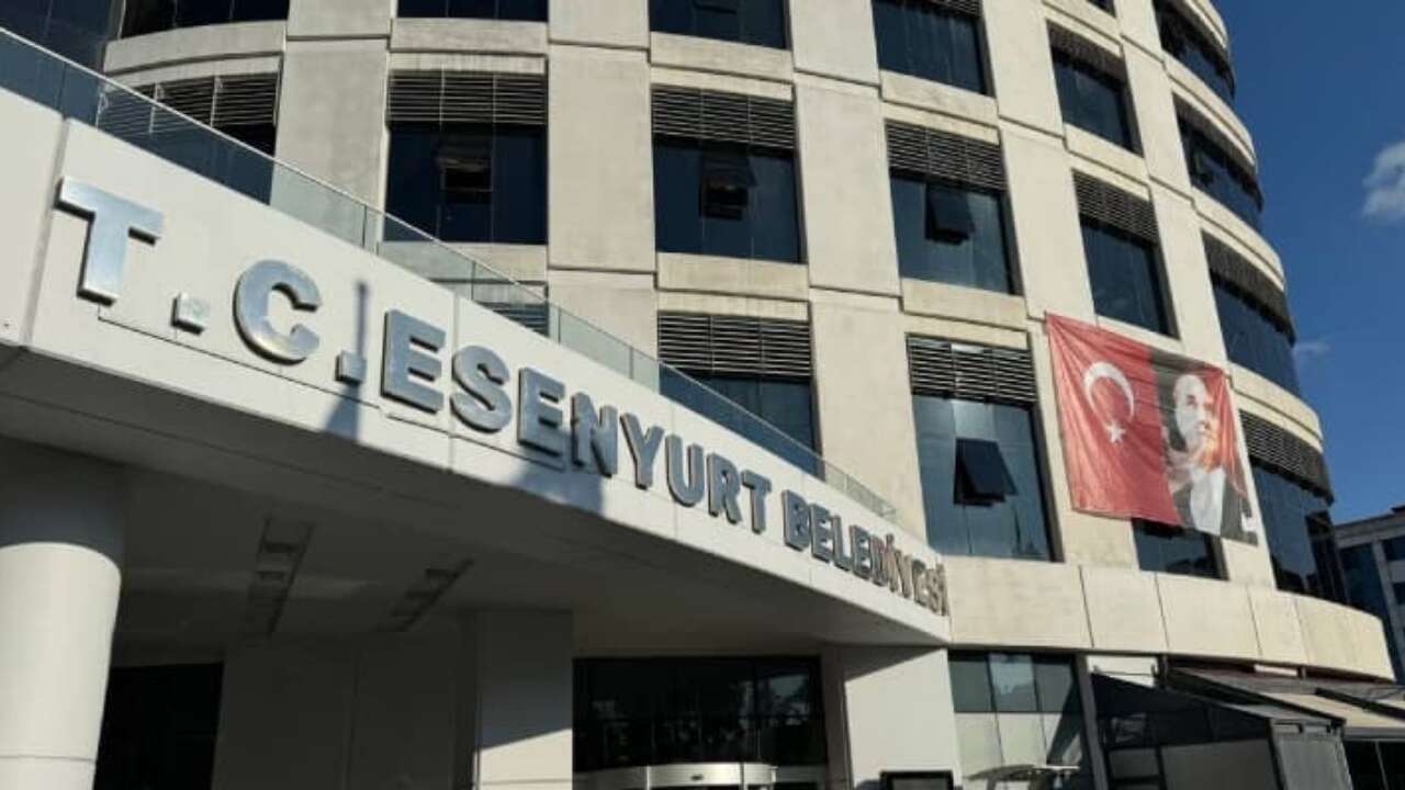 Esenyurt Belediyesi'ne operasyon: 17 kişi gözaltına alındı, 2 kişi aranıyor!